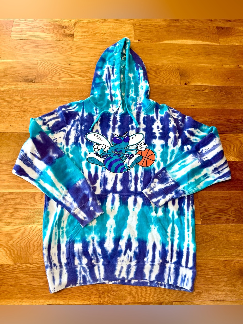 NBA Charlotte Hornets Iconic Logo Tie-Dye Size Large Unisex Gameday Sportswear